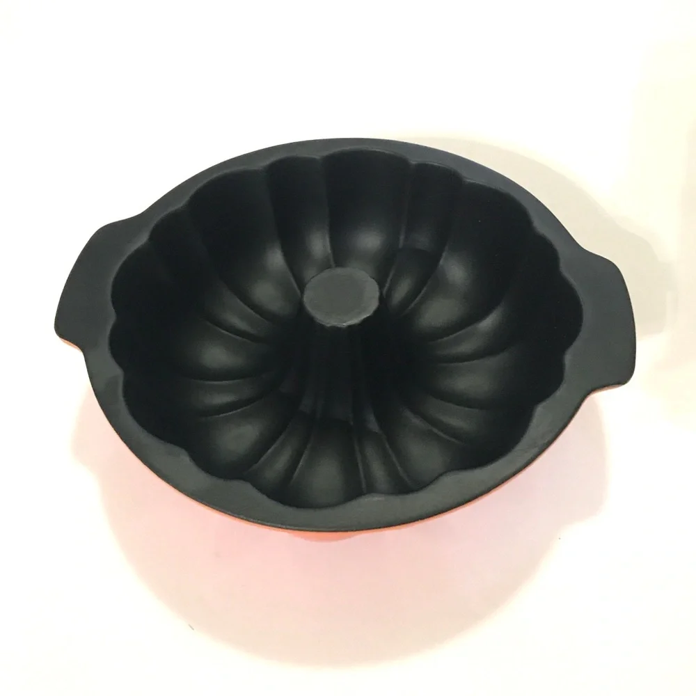 Parini orange Bundt pan non-stick glazed stoneware